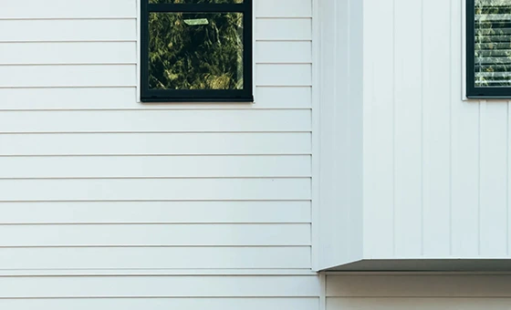 Quality aluminum siding repair in Chesterton, IN for dents and corrosion.